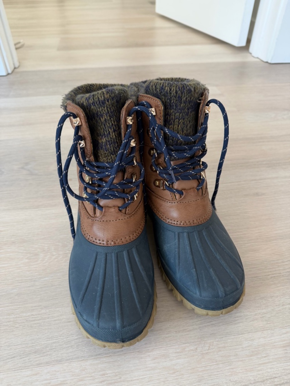 Duck boots